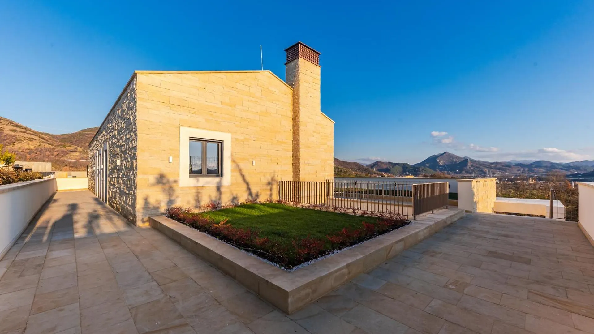 Jerina Mansion Villa Tiran
